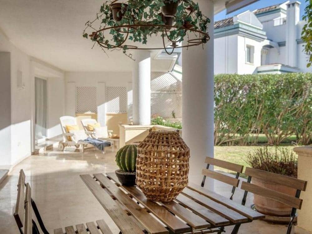 3 soverom Kjedet enebolig til salgs i Estepona med svømmebasseng garasje - € 650 000 (Ref: 9498890)