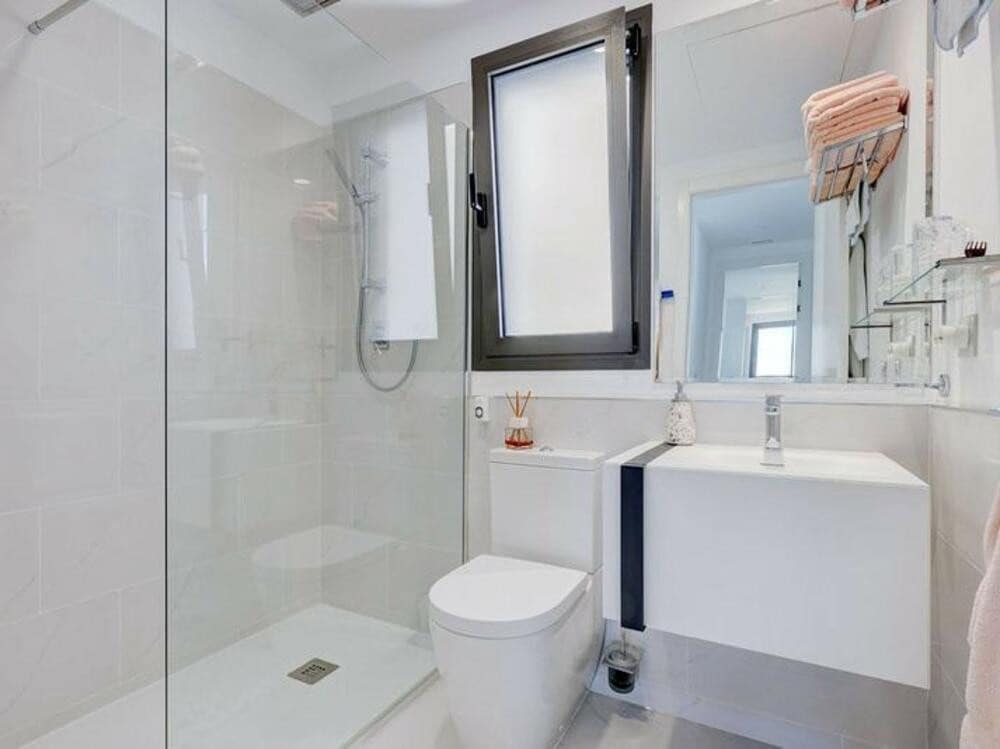 3 sypialnia Apartament do wynajęcia w New Golden Mile z basenem garażem - 3 500 € (Ref: 9500958)