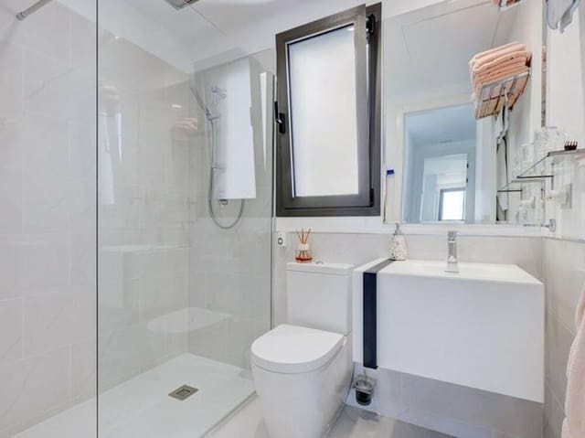 3 sypialnia Apartament do wynajęcia w Nueva Atalaya, Estepona z basenem garażem - 3 500 € (Ref: 9500958)