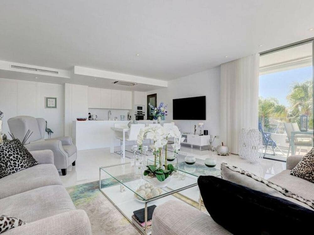 3 sypialnia Apartament do wynajęcia w New Golden Mile z basenem garażem - 3 500 € (Ref: 9500958)