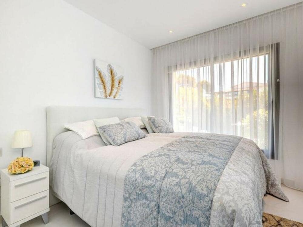 3 sypialnia Apartament do wynajęcia w New Golden Mile z basenem garażem - 3 500 € (Ref: 9500958)