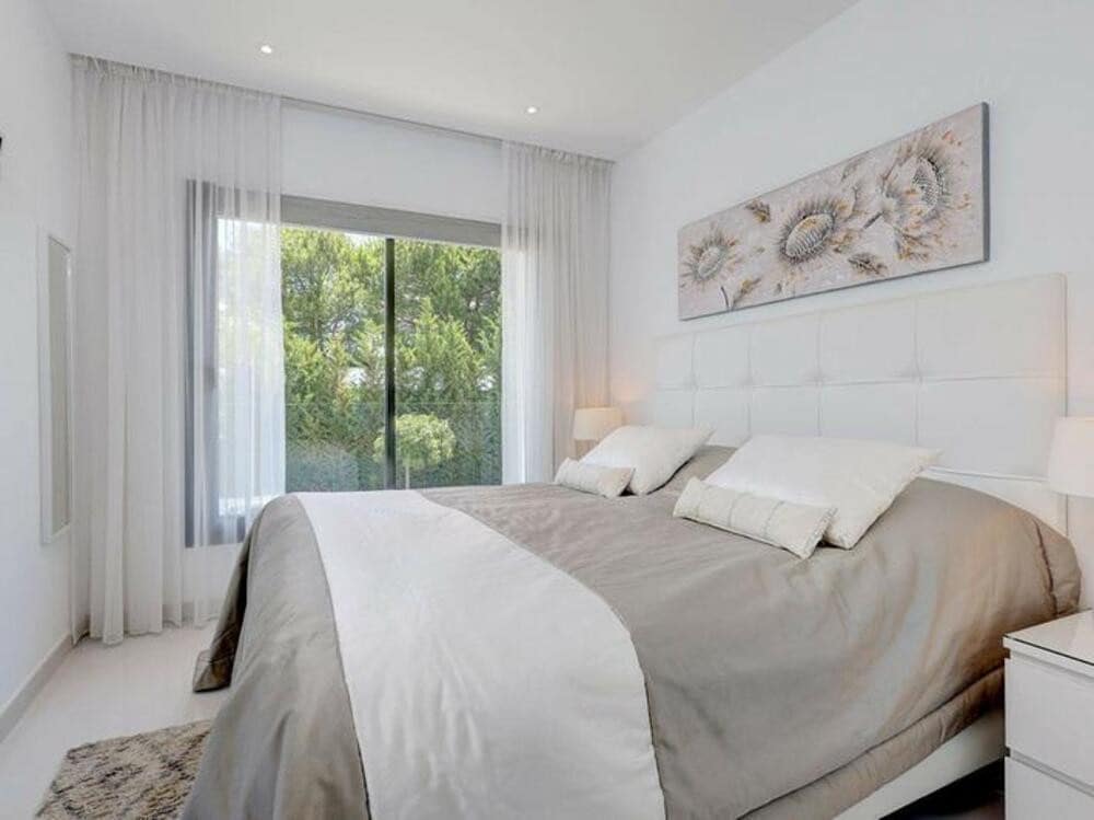 3 sypialnia Apartament do wynajęcia w New Golden Mile z basenem garażem - 3 500 € (Ref: 9500958)