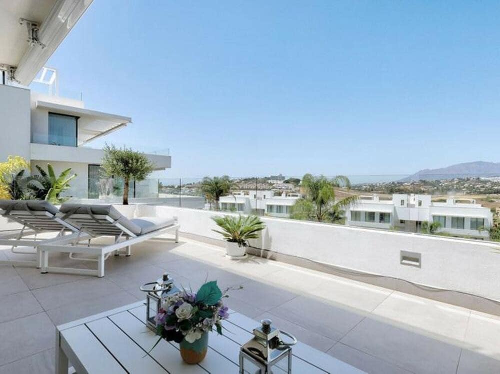 3 sypialnia Apartament do wynajęcia w New Golden Mile z basenem garażem - 3 500 € (Ref: 9500958)