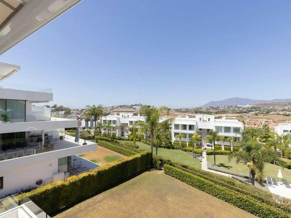 3 sypialnia Apartament do wynajęcia w New Golden Mile z basenem garażem - 3 500 € (Ref: 9500958)