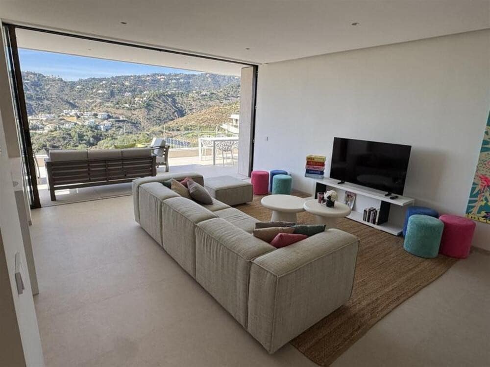 2 soveværelse Lejlighed til leje i Benahavis med swimmingpool - € 4.000 (Ref: 9500959)