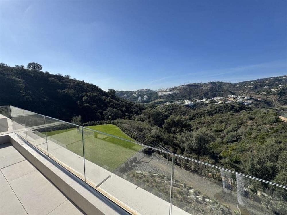 2 soveværelse Lejlighed til leje i Benahavis med swimmingpool - € 4.000 (Ref: 9500959)