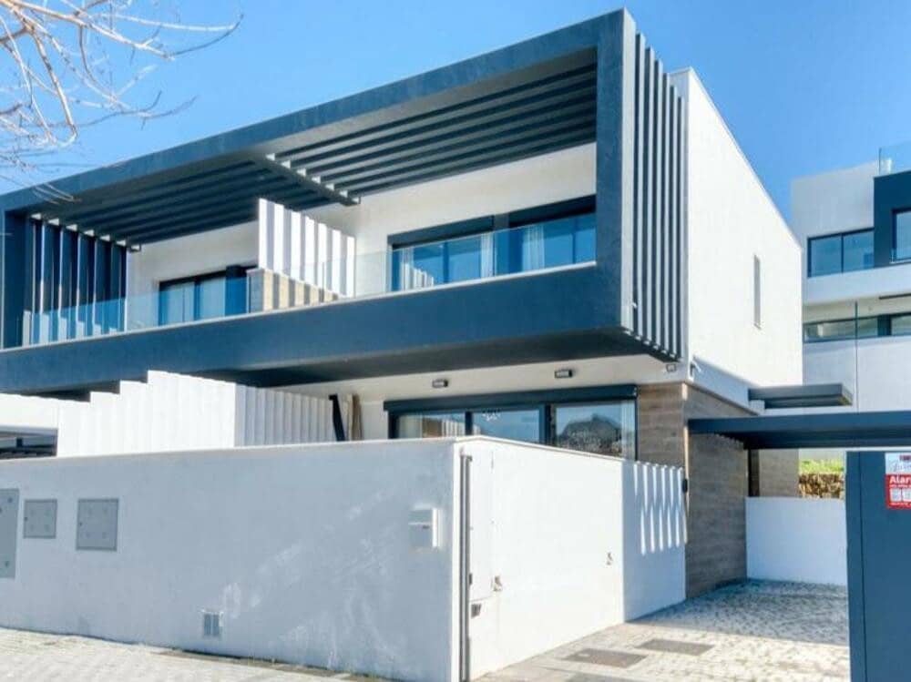 3 bedroom Townhouse for sale in New Golden Mile with pool garage - € 675,000 (Ref: 9503694)