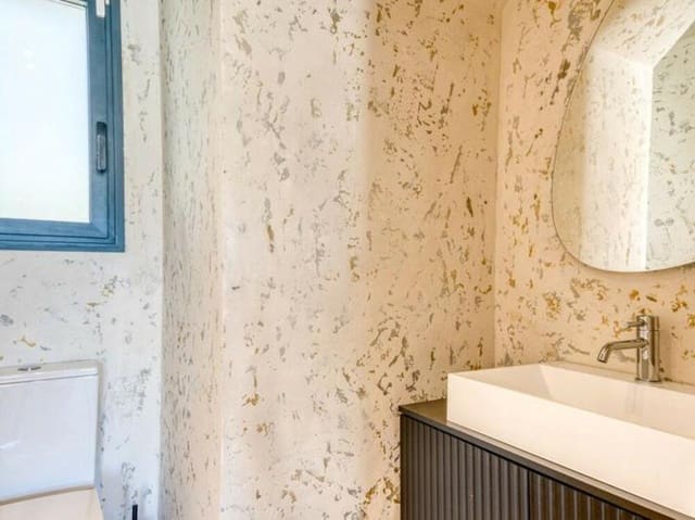 3 soverom Hus til salgs i Nueva Atalaya, Estepona med svømmebasseng garasje - € 675 000 (Ref: 9503694)