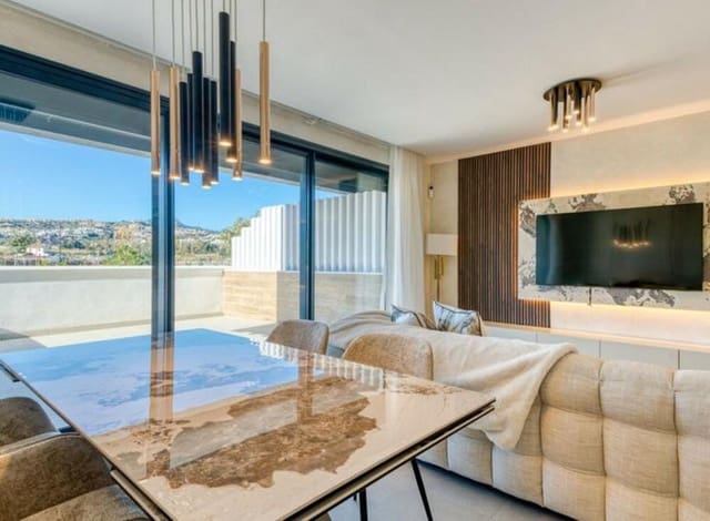 3 sypialnia Dom na sprzedaż w Nueva Atalaya, Estepona z basenem garażem - 735 000 € (Ref: 9503694)