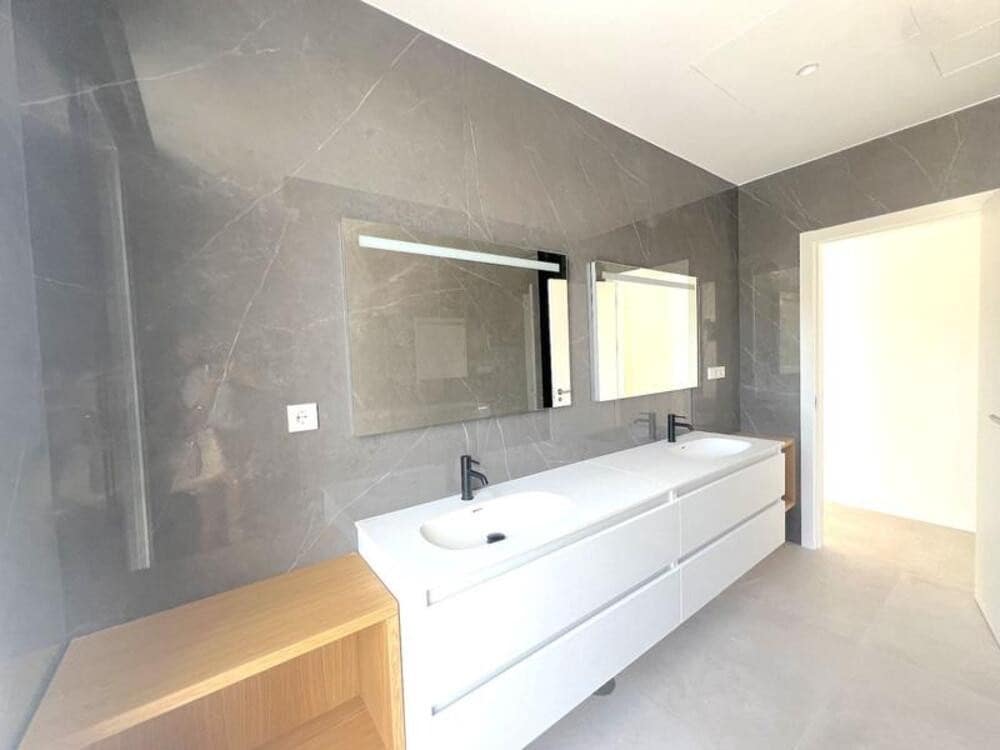 5 soverom Villa til salgs i Estepona med svømmebasseng garasje - € 2 000 000 (Ref: 9503696)