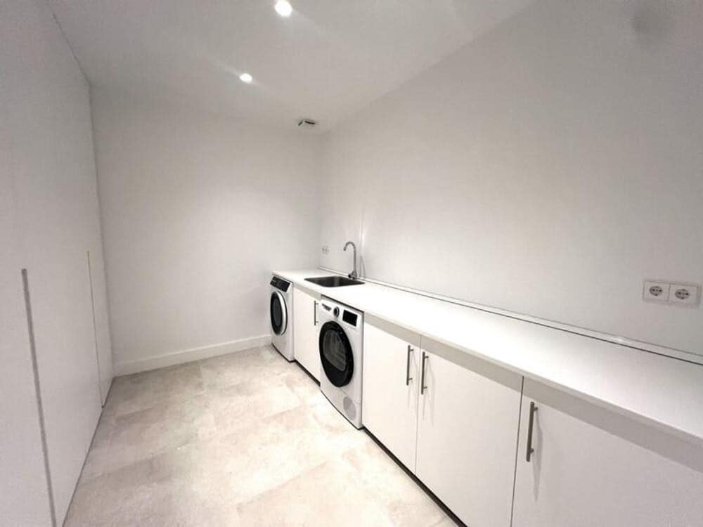 5 soverom Villa til salgs i Estepona med svømmebasseng garasje - € 2 000 000 (Ref: 9503696)