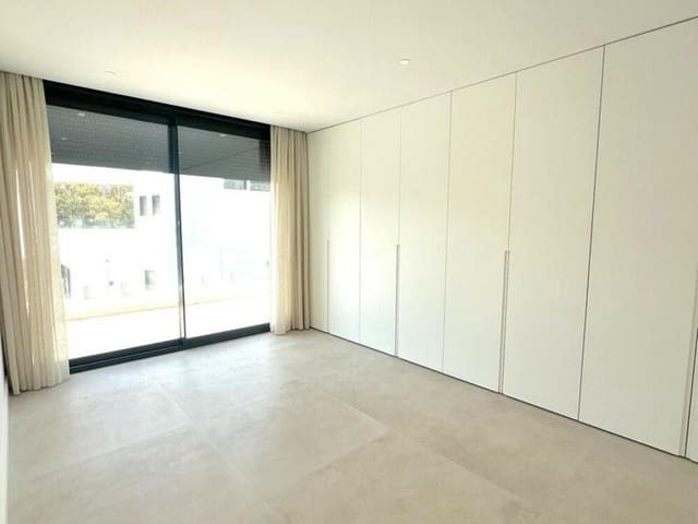 5 soverom Villa til salgs i Nueva Atalaya, Estepona med svømmebasseng garasje - € 2 000 000 (Ref: 9503696)