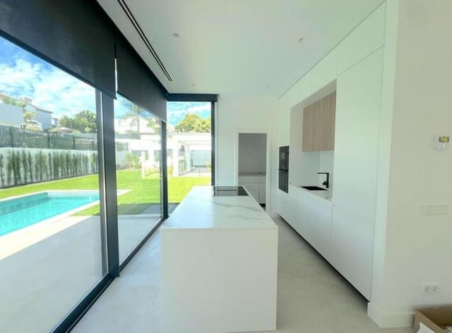 5 slaapkamer Villa te koop in Nueva Atalaya, Estepona met zwembad garage - € 2.000.000 (Ref: 9503696)