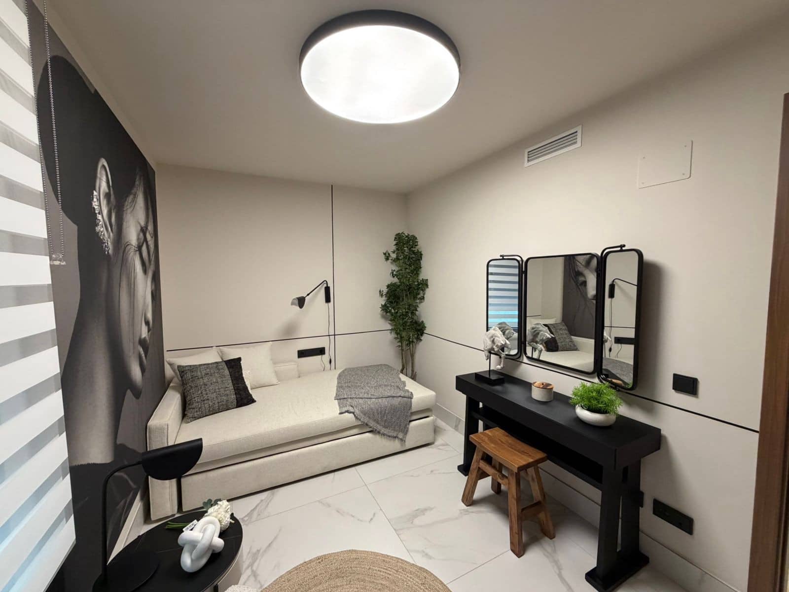 3 bedroom Apartment for rent in San Pedro de Alcantara with pool garage - € 5,500 (Ref: 9503698)