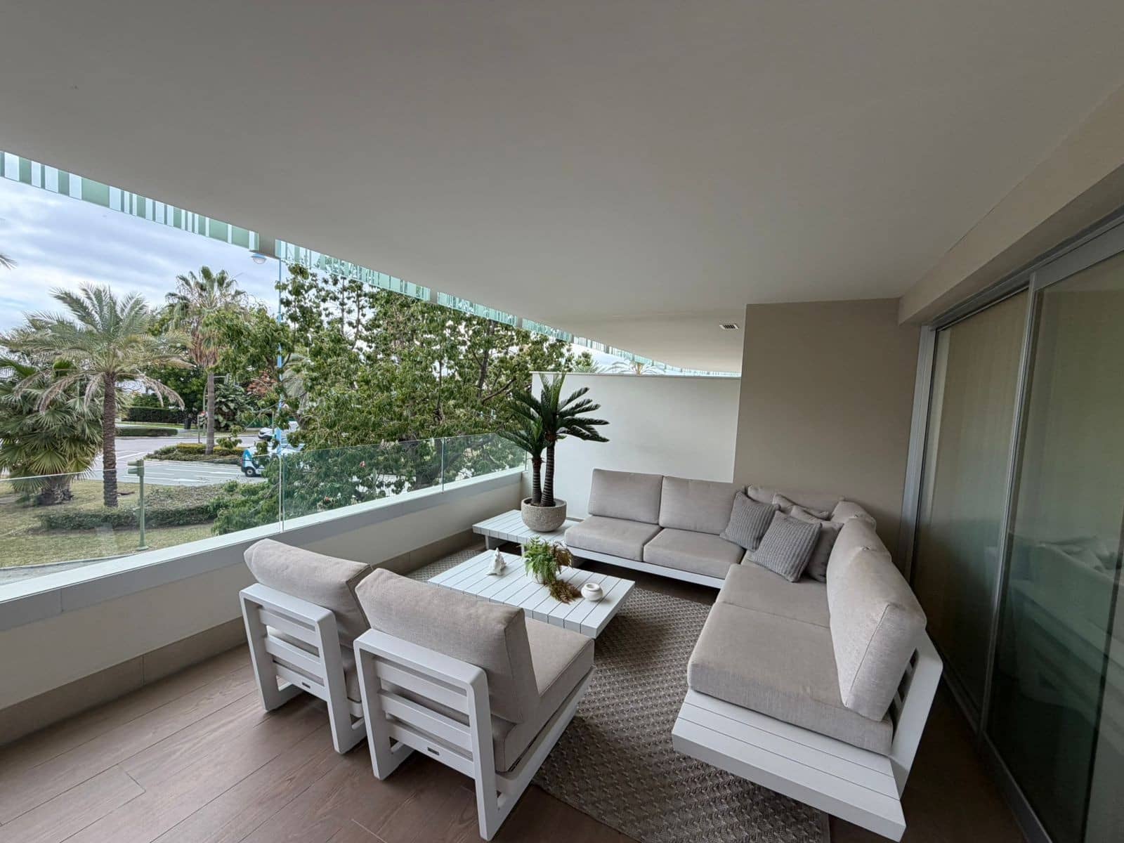 3 bedroom Apartment for rent in San Pedro de Alcantara with pool garage - € 5,500 (Ref: 9503698)