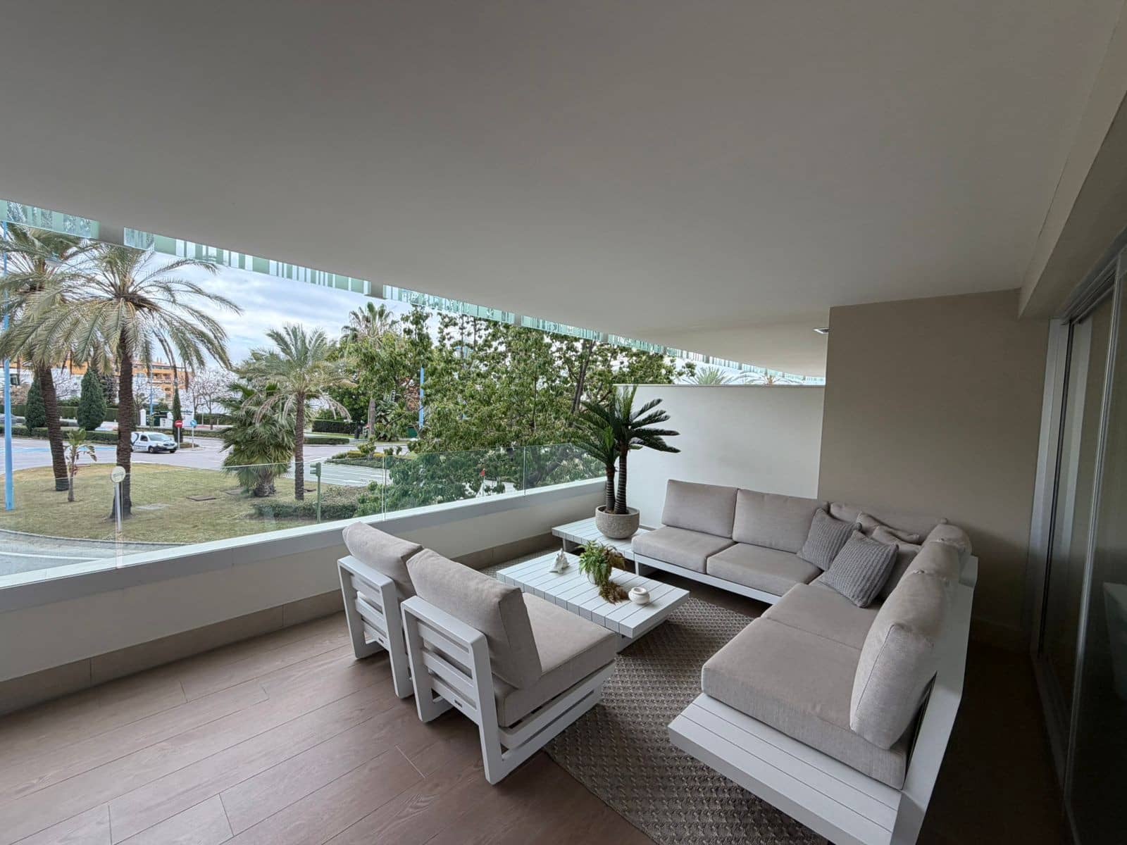 3 bedroom Apartment for rent in San Pedro de Alcantara with pool garage - € 5,500 (Ref: 9503698)