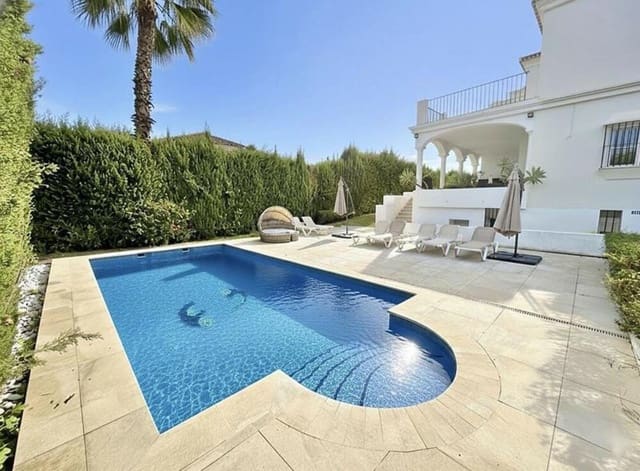 5 bedroom Villa for sale in Nueva Andalucía Centro, Marbella with pool garage - € 1,695,000 (Ref: 9503699)