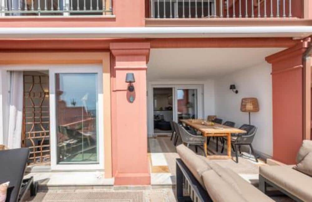 4 bedroom Apartment for sale in Monte Halcones with pool garage - € 875,000 (Ref: 9508057)