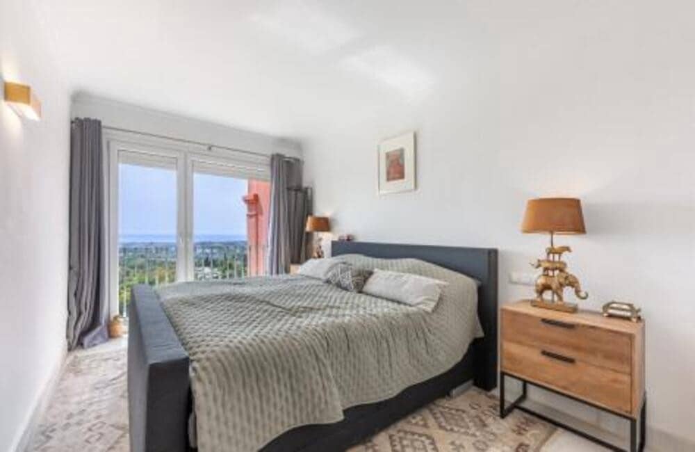 4 bedroom Apartment for sale in Monte Halcones with pool garage - € 875,000 (Ref: 9508057)