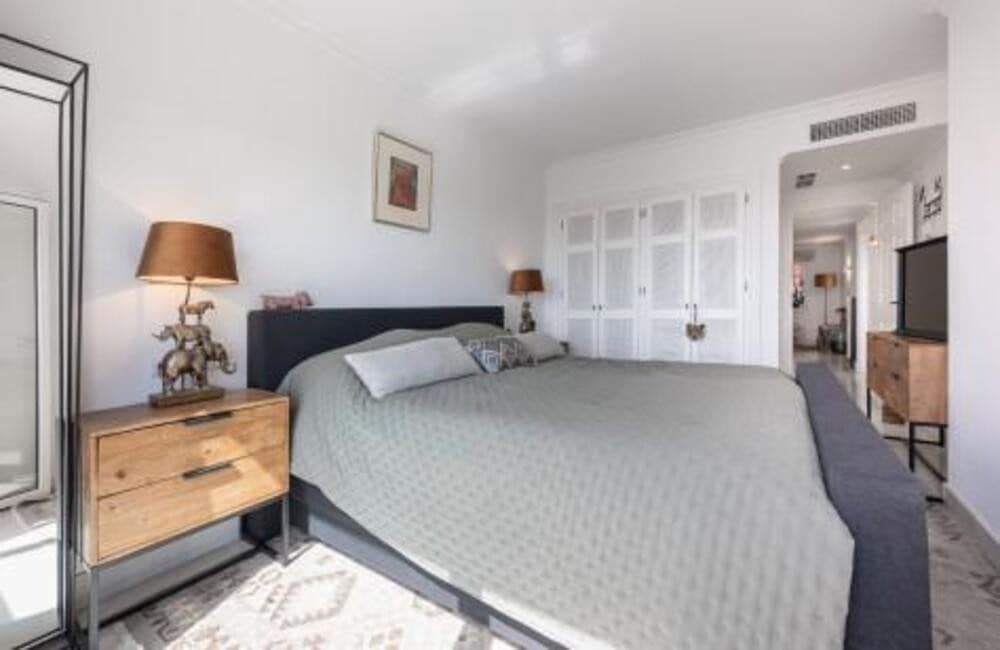 4 bedroom Apartment for sale in Monte Halcones with pool garage - € 875,000 (Ref: 9508057)