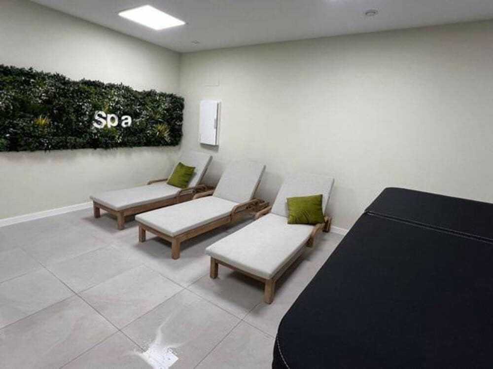 4 Zimmer Haus zu verkaufen in Mijas Costa mit Pool Garage - 900.000 € (Ref: 9508058)