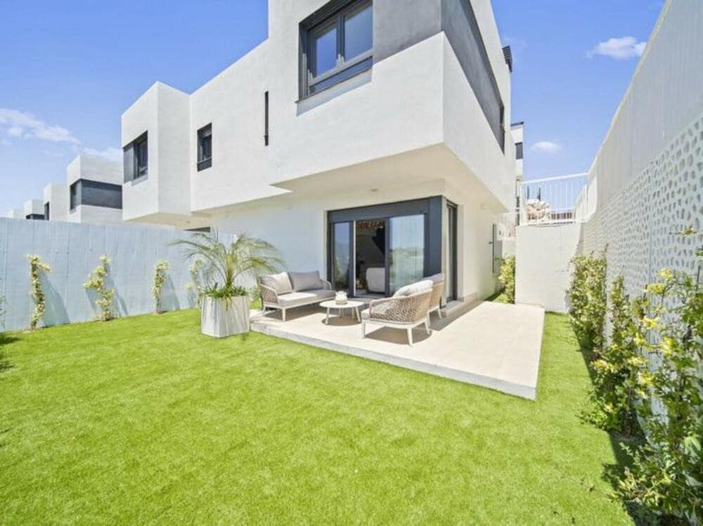 4 chambre Maison de Ville à vendre à Mijas Costa avec piscine garage - 860 000 € (Ref: 9508058)