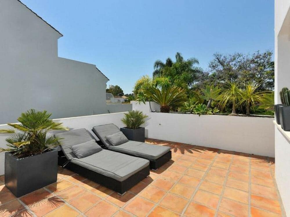 4 sypialnia Dom blizniak na sprzedaż w Guadalmina z basenem garażem - 1 100 000 € (Ref: 9508059)