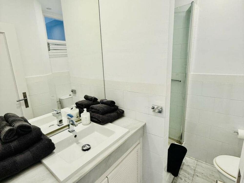 4 sypialnia Dom blizniak na sprzedaż w Guadalmina z basenem garażem - 1 100 000 € (Ref: 9508059)