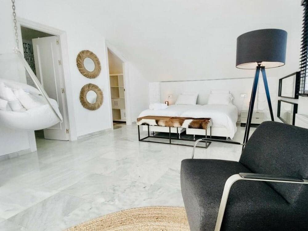 4 sypialnia Dom blizniak na sprzedaż w Guadalmina z basenem garażem - 1 100 000 € (Ref: 9508059)