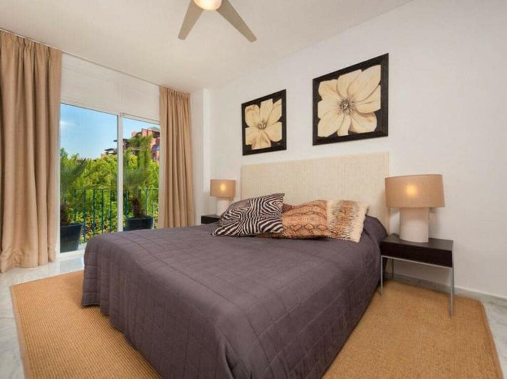 4 sypialnia Dom blizniak na sprzedaż w Guadalmina z basenem garażem - 1 100 000 € (Ref: 9508059)