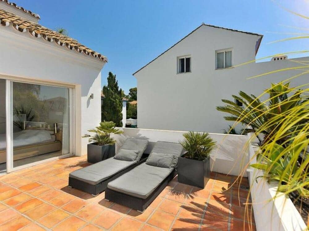 4 sypialnia Dom blizniak na sprzedaż w Guadalmina z basenem garażem - 1 100 000 € (Ref: 9508059)