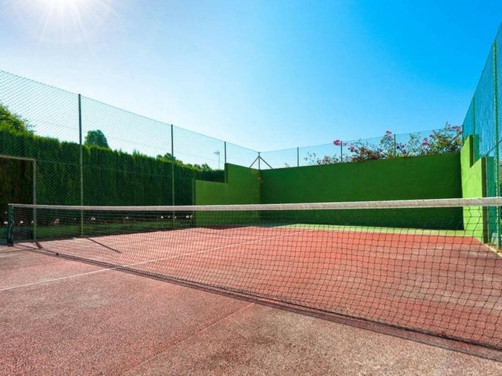 4 sypialnia Dom blizniak na sprzedaż w Guadalmina z basenem garażem - 1 100 000 € (Ref: 9508059)