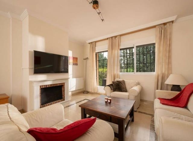 5 sypialnia Willa na sprzedaż w Elviria, Marbella z basenem garażem - 1 100 000 € (Ref: 9508060)