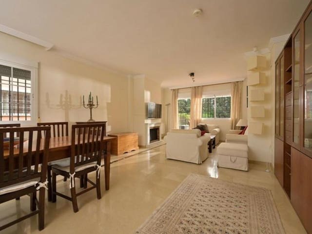 5 sypialnia Willa na sprzedaż w Elviria, Marbella z basenem garażem - 1 100 000 € (Ref: 9508060)