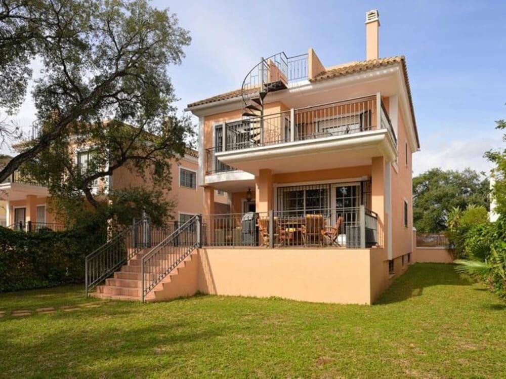 5 sypialnia Willa na sprzedaż w Marbella z basenem garażem - 1 100 000 € (Ref: 9508060)