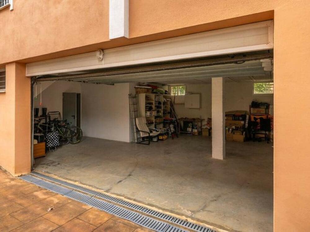 5 sypialnia Willa na sprzedaż w Marbella z basenem garażem - 1 100 000 € (Ref: 9508060)