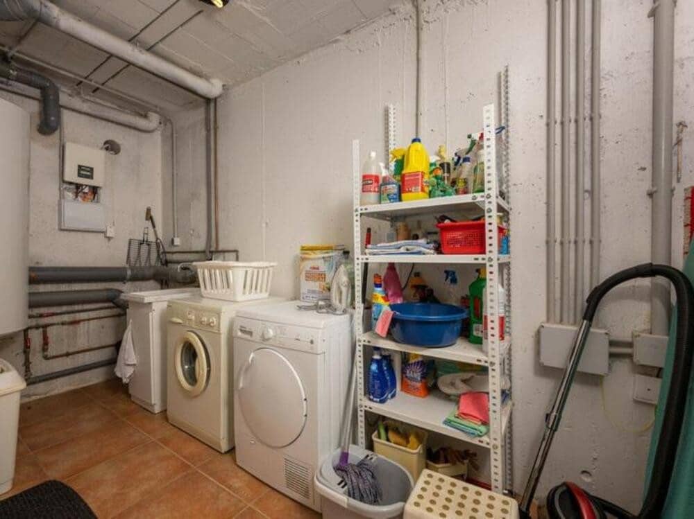 5 sypialnia Willa na sprzedaż w Marbella z basenem garażem - 1 100 000 € (Ref: 9508060)