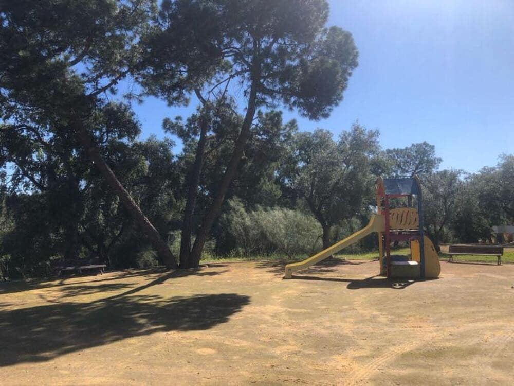 5 sypialnia Willa na sprzedaż w Marbella z basenem garażem - 1 100 000 € (Ref: 9508060)