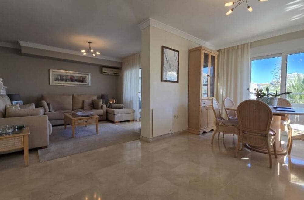 3 sovrum Takvåning till salu i Marbella med pool garage - 825 000 € (Ref: 9508061)