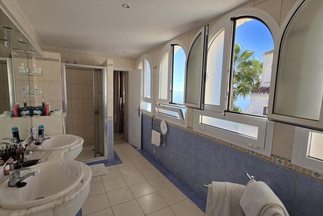 3 sovrum Takvåning till salu i Marbesa, Marbella med pool garage - 825 000 € (Ref: 9508061)