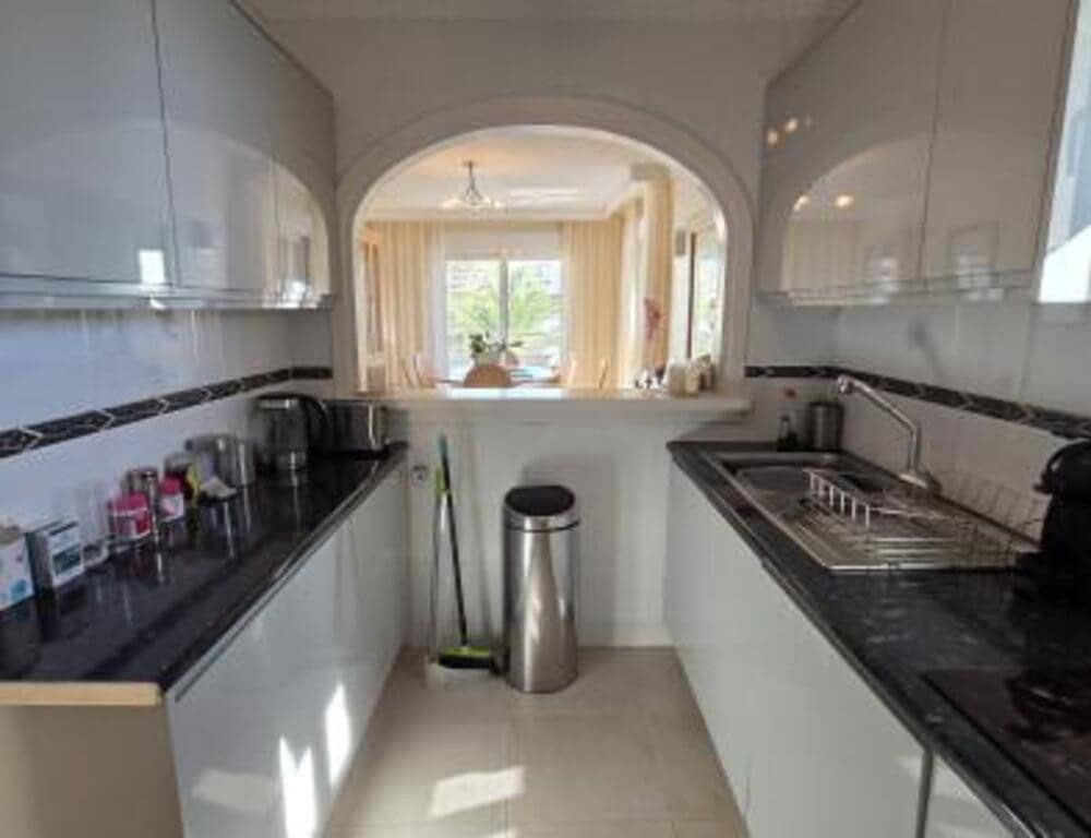 3 sovrum Takvåning till salu i Marbella med pool garage - 825 000 € (Ref: 9508061)