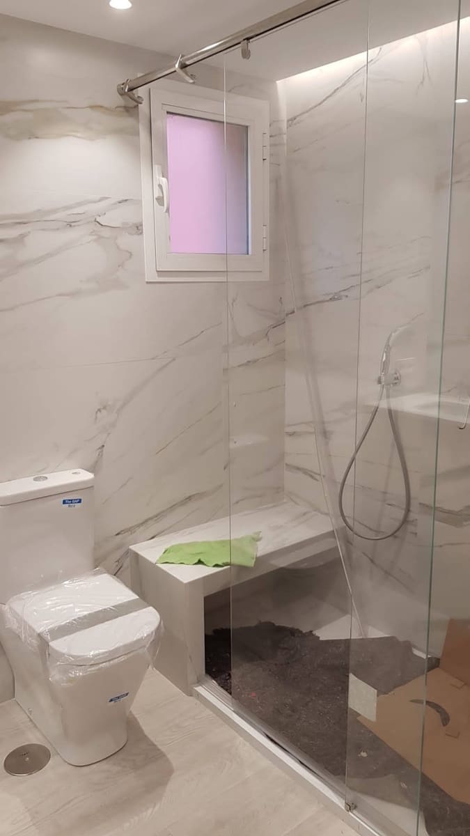 2 sypialnia Penthouse do wynajęcia w Marbella z basenem garażem - 2 800 € (Ref: 9511896)