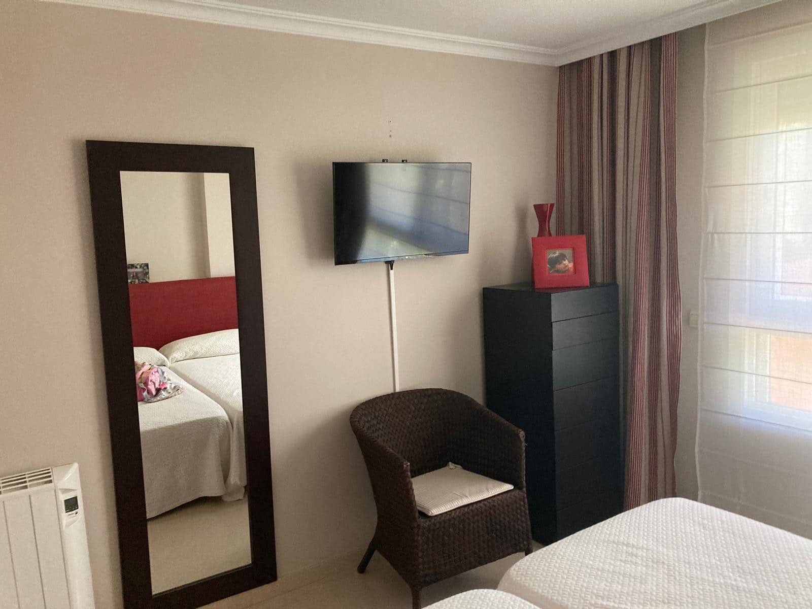 2 sypialnia Penthouse do wynajęcia w Marbella z basenem garażem - 2 800 € (Ref: 9511896)