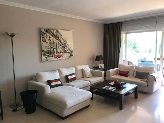 2 sypialnia Penthouse do wynajęcia w Puerto Banus, Marbella z basenem garażem - 2 800 € (Ref: 9511896)