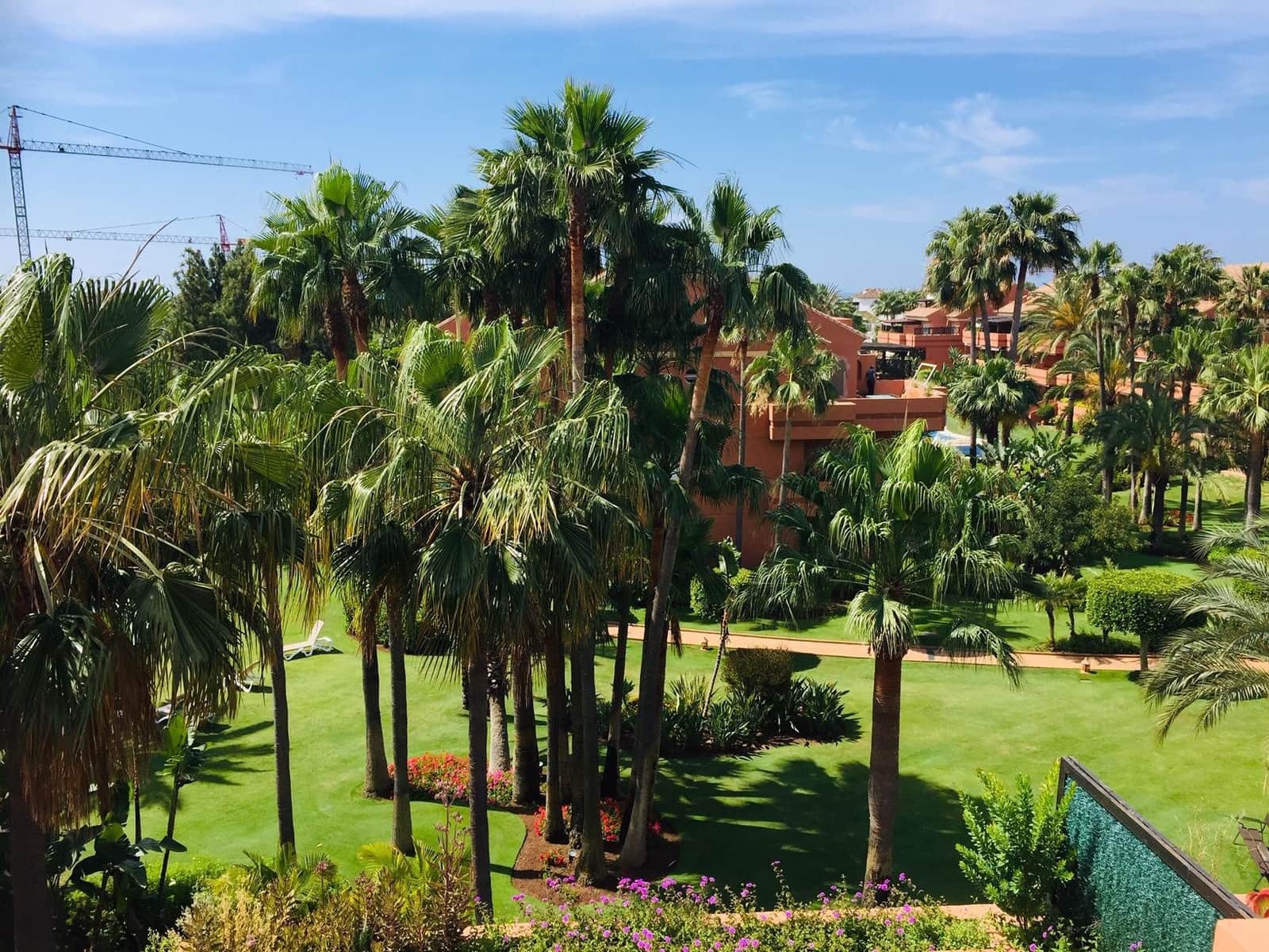 2 sypialnia Penthouse do wynajęcia w Marbella z basenem garażem - 2 800 € (Ref: 9511896)