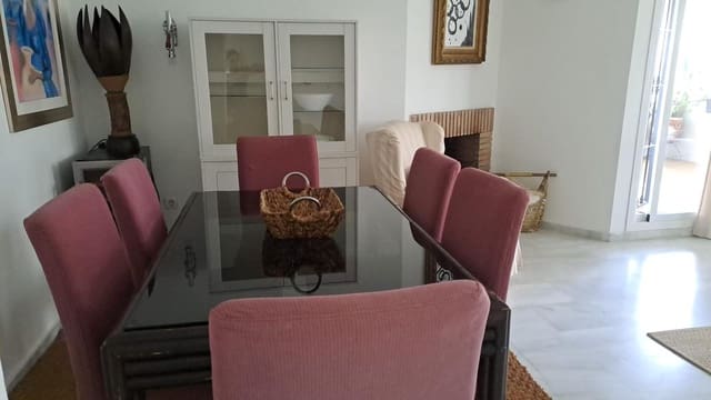 2 makuuhuone Huoneisto vuokrattavana paikassa La Dama de Noche - La Alzambra, Marbella mukana uima-altaan 
autotalli - 1 800 € (Ref: 9511897)