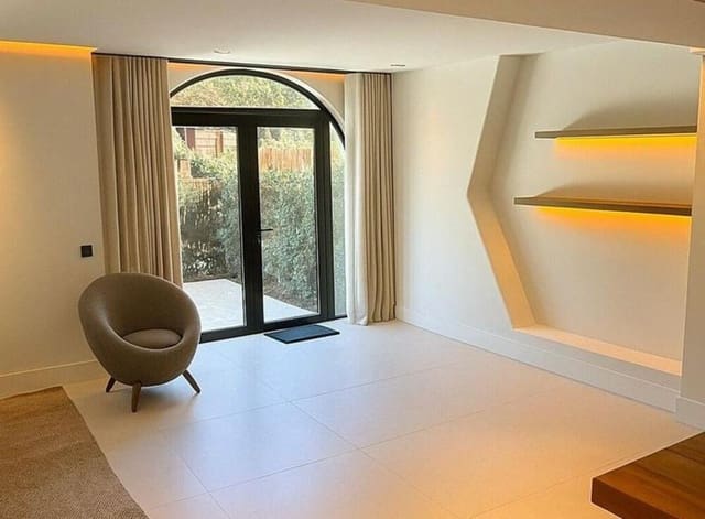 4 Zimmer Haus zu verkaufen in San Pedro de Alcántara Pueblo, Marbella mit Pool Garage - 1.350.000 € (Ref: 9511898)