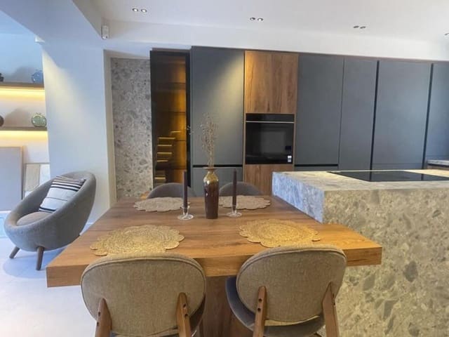 4 Zimmer Haus zu verkaufen in San Pedro de Alcántara Pueblo, Marbella mit Pool Garage - 1.350.000 € (Ref: 9511898)