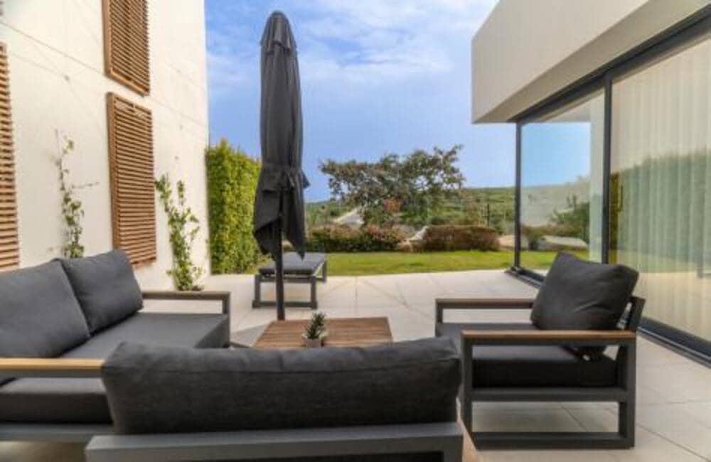 3 bedroom Townhouse for sale in Casares with pool garage - € 795,000 (Ref: 9511900)