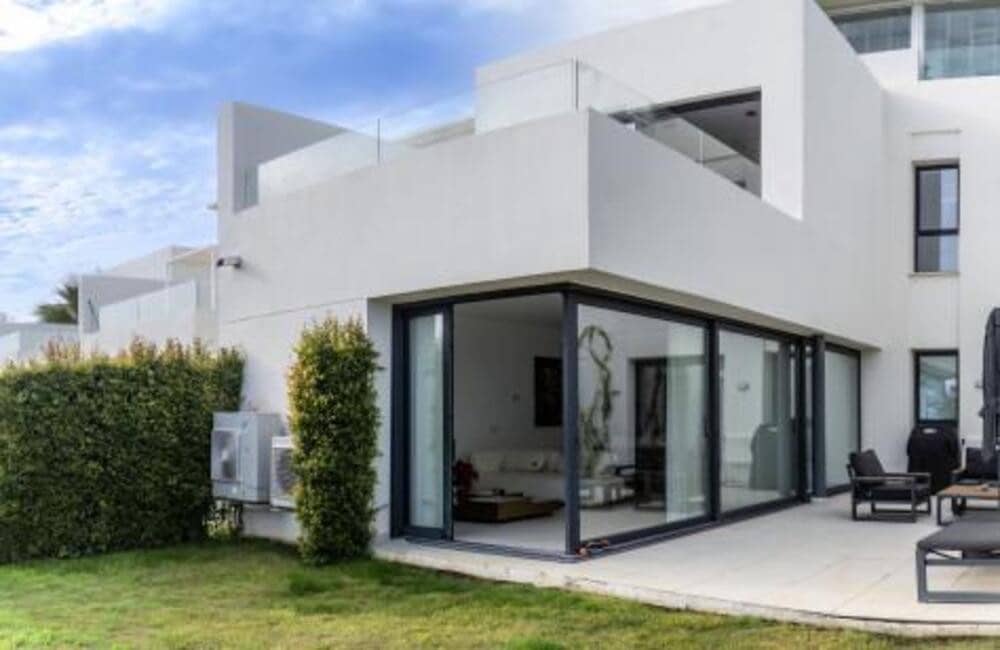3 bedroom Townhouse for sale in Casares with pool garage - € 795,000 (Ref: 9511900)